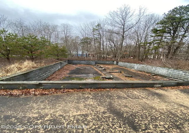 3rd image of 98 E Old Stage Rd, Albrightsville, PA 18210 | MLS# PM-134575