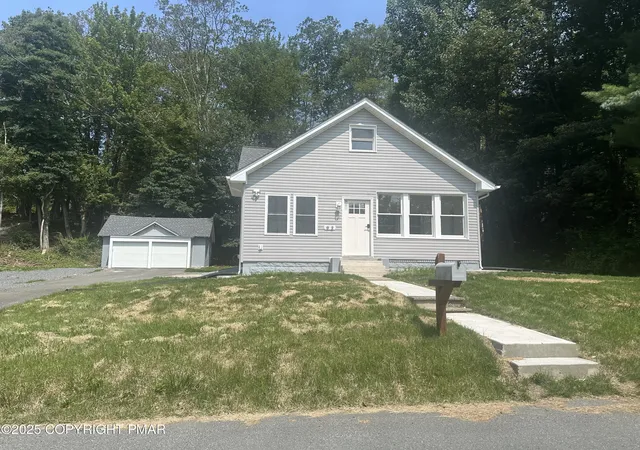 Photo 1 of Single family home for sale at 92 Kinney Ave, Mount Pocono, PA 18344 | MLS# PM-134617 | Listing updated on 2025-12-07