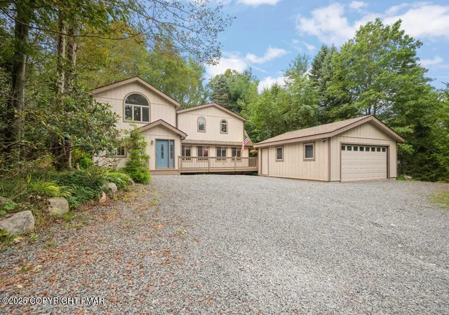 Photo 2 of Single family home for sale at 5532 Woodland Ave, Pocono Pines, PA 18350 | MLS# PM-134657 | Listing updated on 2025-08-08