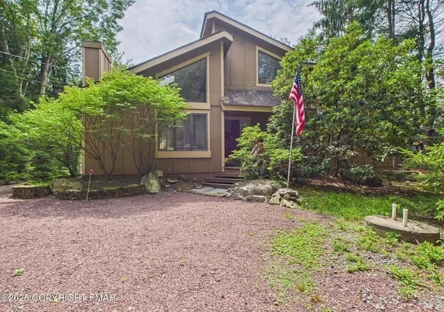 1st image of 206 Little Pond Cir, Pocono Pines, PA 18350 | MLS# PM-134648