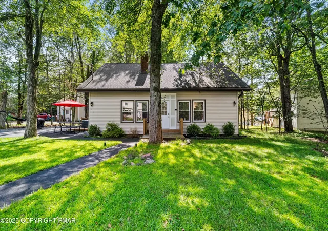 Photo 3 of Single family home for sale at 230 Greenbriar Cir, Tobyhanna, PA 18466 | MLS# PM-134834 | Listing updated on 2025-10-28