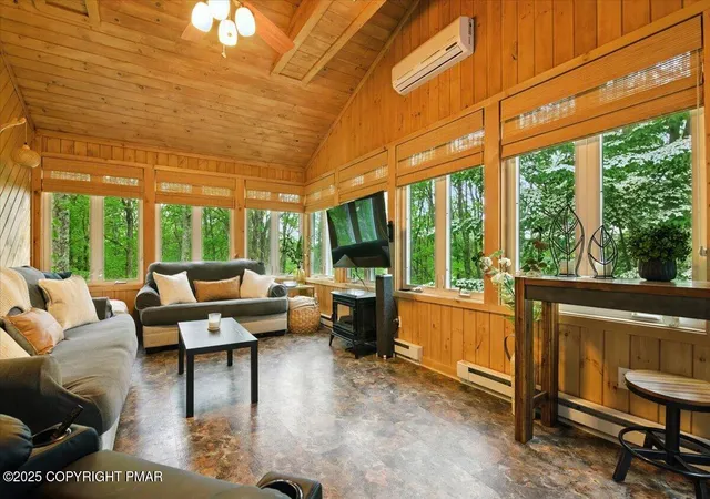 Photo 5 of Single family home for sale at 202 Remuda Dr, Hawley, PA 18428 | MLS# PM-134673 | Listing updated on 2025-12-01
