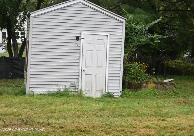 26th image of 2215 Pennsylvania Avenue, Bangor, PA 18013 | MLS# PM-134841