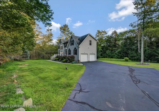 Photo 4 of Single family home for sale at 1183 Little Billy Ln, Tobyhanna, PA 18466 | MLS# PM-134783 | Listing updated on 2025-09-04