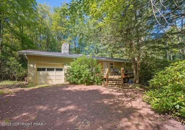 Photo 1 of Single family home for sale at 304 Foxglove Pl, Pocono Pines, PA 18350 | MLS# PM-135044 | Listing updated on 2026-03-02