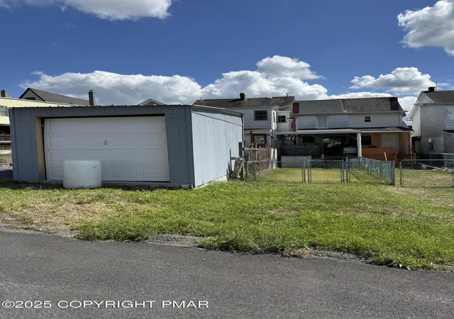 Photo 29 of Single family home for sale at 413 E Union St, Tamaqua, PA 18252 | MLS# PM-135251 | Listing updated on 2026-09-02