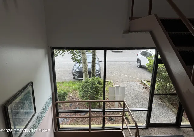 2nd image of 139 Foxfire Dr, Mount Pocono, PA 18344