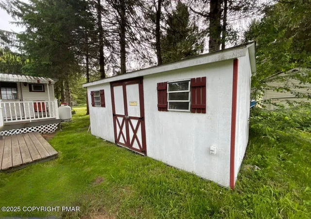Photo 4 of Single family home for sale at 321 Campstead Cir, Blakeslee, PA 18610 | MLS# PM-135107 | Listing updated on 2025-08-25
