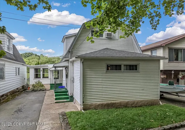 Photo 2 of Sale Pending at 402 N River St, Duryea, PA 18642 | MLS# PM-135207 | Listing updated on 2025-09-15