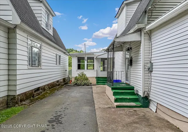 Photo 3 of Sale Pending at 402 N River St, Duryea, PA 18642 | MLS# PM-135207 | Listing updated on 2025-09-15