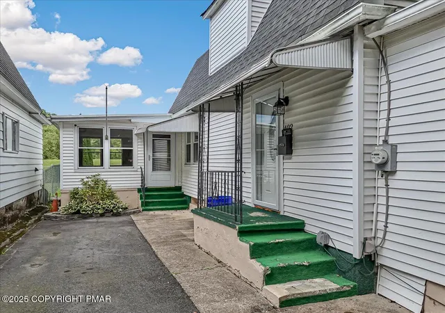Photo 4 of Sale Pending at 402 N River St, Duryea, PA 18642 | MLS# PM-135207 | Listing updated on 2025-09-15