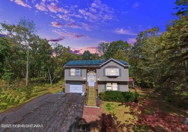 Photo 2 of Single family home for sale at 104 Yvette Ct, Dingmans Ferry, PA 18328 | MLS# PM-135124 | Listing updated on 2025-09-30