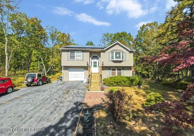 Photo 59 of Single family home for sale at 104 Yvette Ct, Dingmans Ferry, PA 18328 | MLS# PM-135124 | Listing updated on 2025-09-30