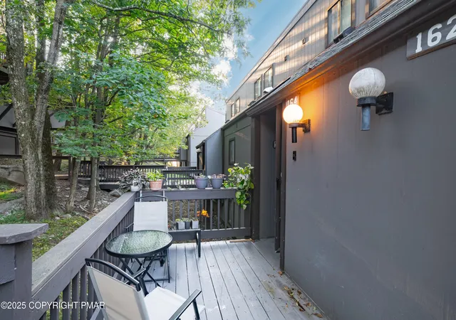 Photo 2 of Townhouse for sale at 164 Upper Village Way, Tannersville, PA 18372 | MLS# PM-135151 | Listing updated on 2026-01-06