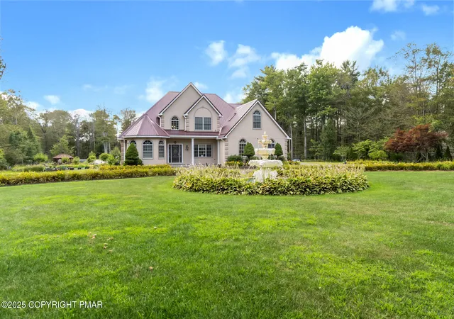 2nd image of 328 High Country Dr, Blakeslee, PA 18610 | MLS# PM-135157