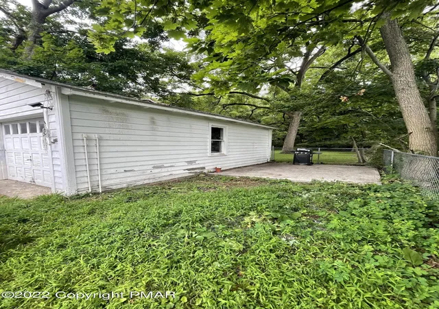Listing Photo 2 - Condo for sale in building located at 120 Elizabeth St, East Stroudsburg, PA 18301 - Unit #