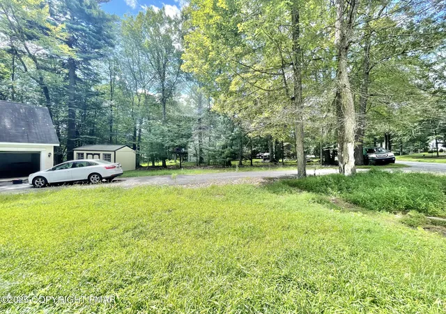 Photo 3 of Sale Pending at 2231 White Oak Dr Dr, East Stroudsburg, PA 18301 | MLS# PM-135224 | Listing updated on 2025-09-05