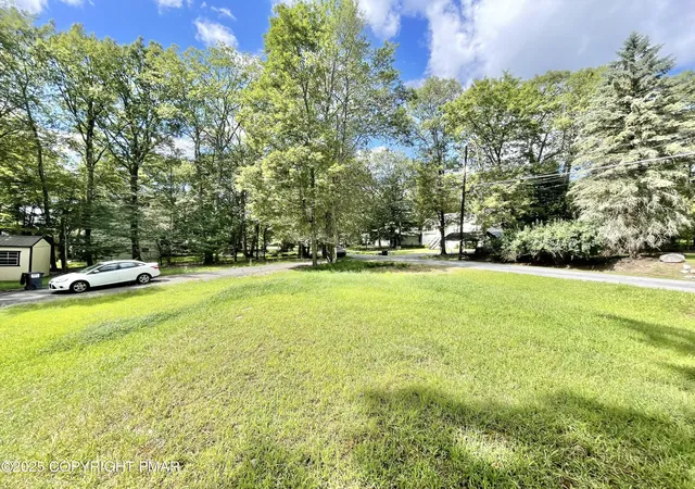 Photo 3 of Sale Pending at 2231 White Oak Dr Dr, East Stroudsburg, PA 18301 | MLS# PM-135224 | Listing updated on 2025-09-05