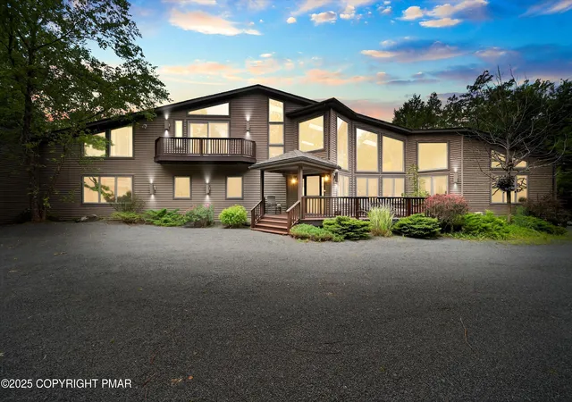 Photo 1 of Mansion for sale at 804 Ranch Ct, Hawley, PA 18428 | MLS# PM-135322 | Listing updated on 2025-09-02