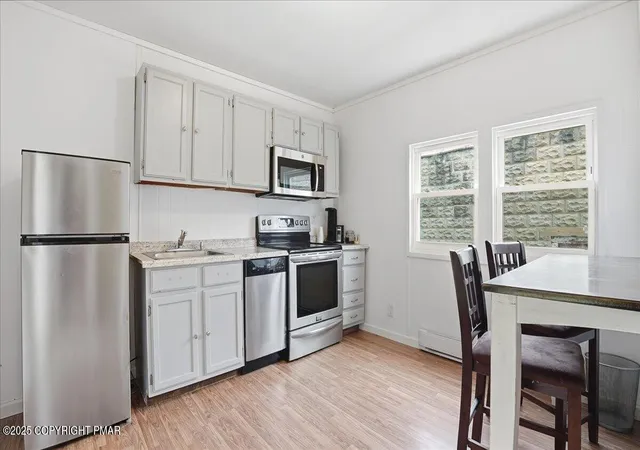 Photo 1 of Manufactured home for sale at 6 Dante St, Bangor, PA 18013 | MLS# PM-136548 | Listing updated on 2025-10-16