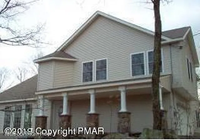 Photo 1 of Single family home for sale at 2279 Southport Dr, Bushkill, PA 18324 | MLS# PM-135570 | Listing updated on 2025-12-08