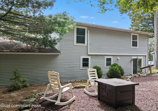 Homes for sale in Tobyhanna, PA | 2554 Waterfront Dr, Tobyhanna, PA 18466 | MLS# PM-135696