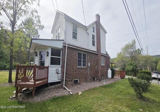 Photo 2 of Single family home for sale at 117 Rinker Rd, Stroudsburg, PA 18360 | MLS# PM-135658 | Listing updated on 2025-10-27