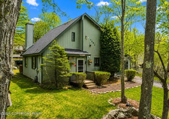 Homes for sale in Tobyhanna, PA | 7924 Sleepy Hollow Dr, Tobyhanna, PA 18466 | MLS# PM-135693