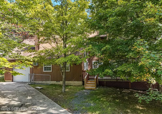Photo 1 of Single family home for sale at 153 Segatti Cir, Bushkill, PA 18324 | MLS# PM-135723 | Listing updated on 2026-03-31