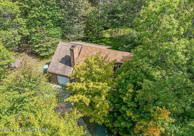 Photo 42 of Single family home for sale at 153 Segatti Cir, Bushkill, PA 18324 | MLS# PM-135723 | Listing updated on 2026-03-31