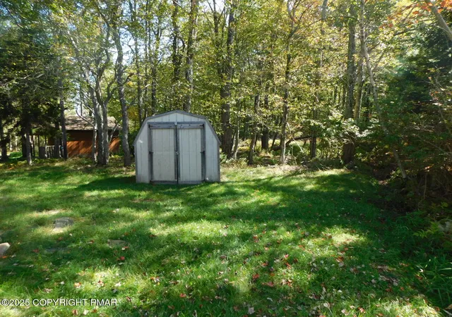 Photo 8 of Single family home for sale at 3208 Carobeth Dr, Tobyhanna, PA 18466 | MLS# PM-135724 | Listing updated on 2026-02-19