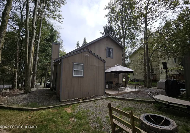 Photo 3 of Single family home for sale at 492 Country Pl Dr, Tobyhanna, PA 18466 | MLS# PM-135772 | Listing updated on 2026-02-06