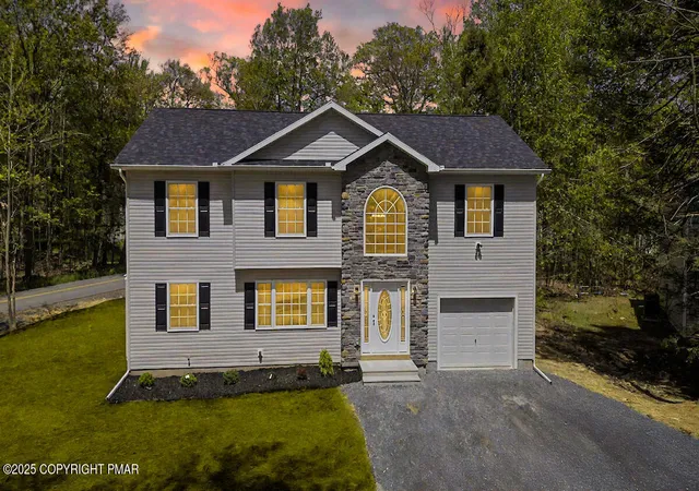 Photo 1 of Single family home for sale at 2127 Titania Rd, Tobyhanna, PA 18466 | MLS# PM-135941 | Listing updated on 2025-10-04