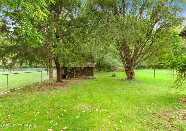 2nd image of 1927 Willow Park Rd, Bethlehem, PA 18020 | MLS# PM-136065