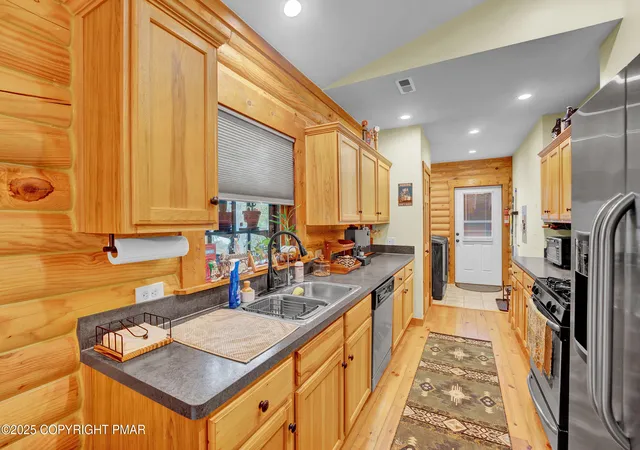 Homes for sale in Jim Thorpe, PA | 39 Martha Ln, Jim Thorpe, PA 18229 | MLS# PM-136029