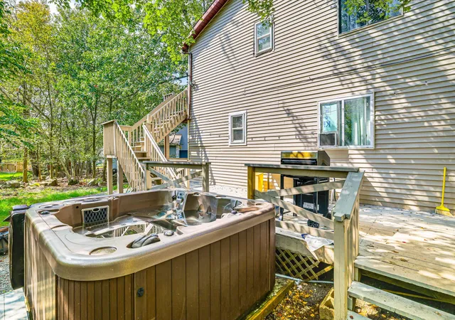 Photo 2 of Single family home for sale at 7901 Sleepy Hollow Dr, Tobyhanna, PA 18466 | MLS# PM-136095 | Listing updated on 2025-11-26