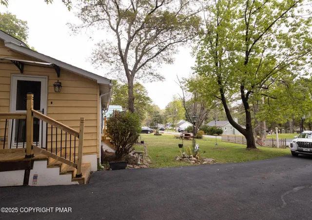 Homes for sale in Kunkletown, PA | 9064 Robinhood Dr, Kunkletown, PA 18058 | MLS# PM-136109