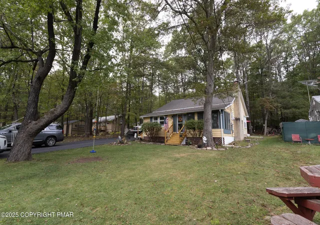 Homes for sale in Kunkletown, PA | 9064 Robinhood Dr, Kunkletown, PA 18058 | MLS# PM-136109