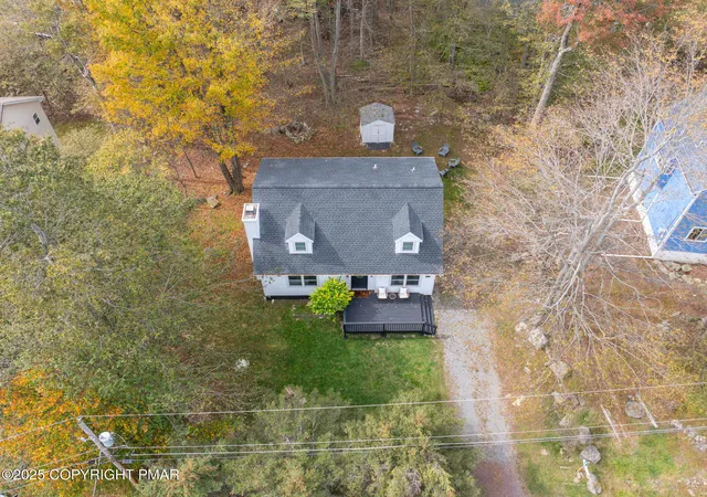 Photo 3 of Single Family Residence at 2039 Skyview Ter, Tobyhanna, PA 18466 | MLS# PM-136155 | | Sold on 2025-12-15