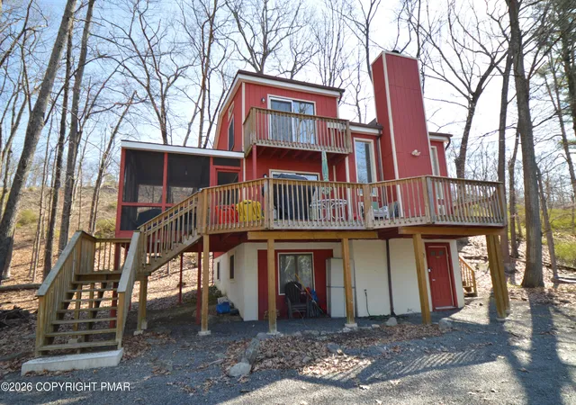 Photo 2 of Single family home for sale at 128 Ashley Ct, Bushkill, PA 18324 | MLS# PM-136362 | Listing updated on 2026-04-20