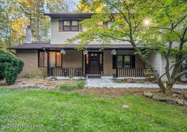 Photo 2 of Single Family Residence at 150 Longwoods Dr, Saylorsburg, PA 18353 | MLS# PM-136208 | | Sold on 2025-11-21
