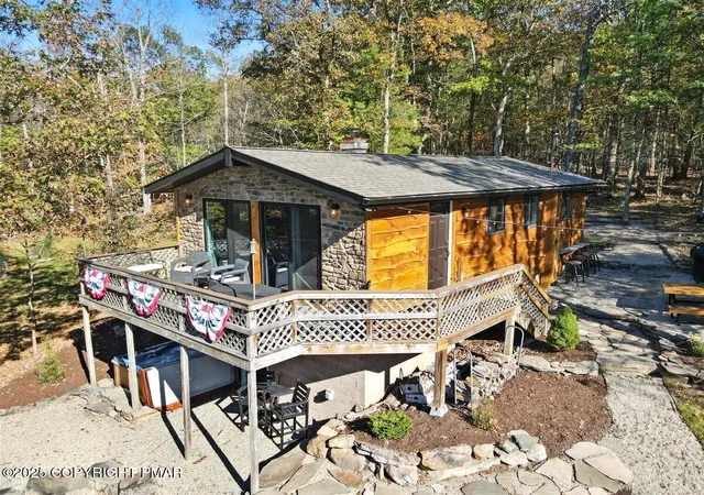 Photo 3 of Single family home for sale at 6384 Lakeshore Dr E, East Stroudsburg, PA 18302 | MLS# PM-136222 | Listing updated on 2025-10-14