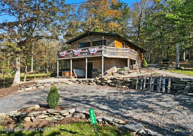 Photo 4 of Single family home for sale at 6384 Lakeshore Dr E, East Stroudsburg, PA 18302 | MLS# PM-136222 | Listing updated on 2025-10-14