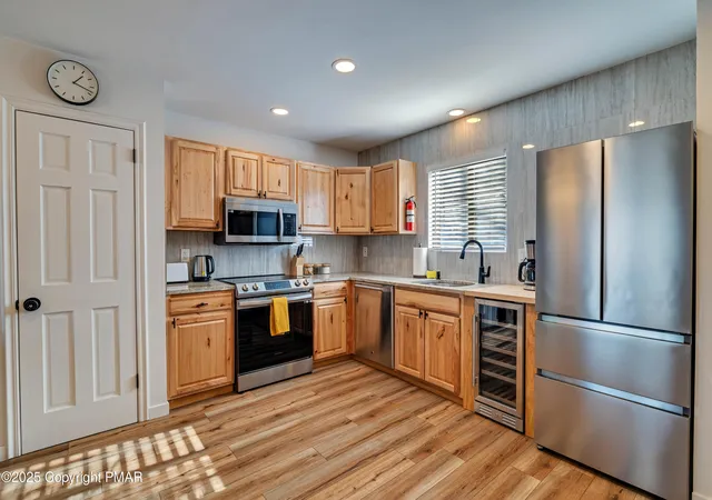 Photo 3 of Townhouse for sale at 125 Cross Country Ln, Tannersville, PA 18372 | MLS# PM-136356 | Listing updated on 2025-10-09