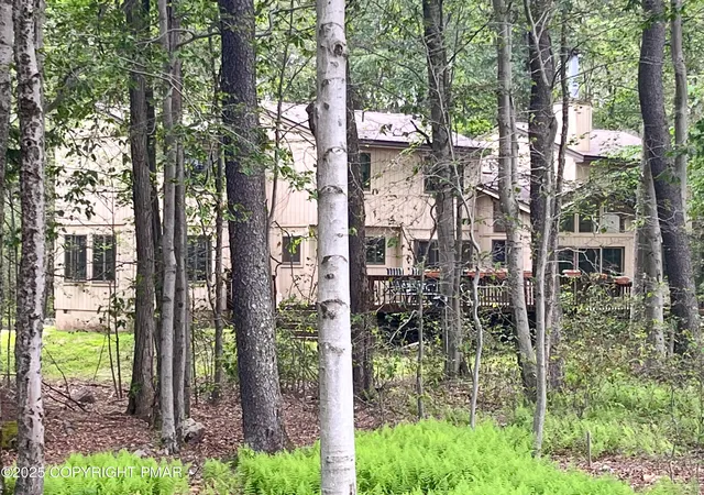 Photo 3 of Single family home for sale at 108 Blackfoot Trail Trail, Pocono Pines, PA 18350 | MLS# PM-136306 | Listing updated on 2025-10-30