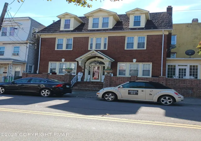 Photo 1 of Single family home for sale at 6 East Ave, Mount Carmel, PA 17851 | MLS# PM-136333 | Listing updated on 2025-12-09