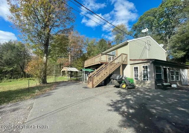 Photo 3 of Single family home for sale at 1138 Little Billy Ln, Tobyhanna, PA 18466 | MLS# PM-136376 | Listing updated on 2026-03-31