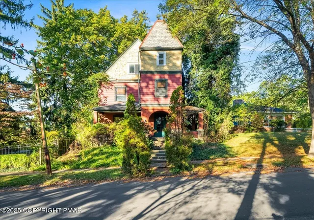 Photo 1 of Single family home for sale at 915 1st Ave, Williamsport, PA 17701 | MLS# PM-136540 | Listing updated on 2026-01-14