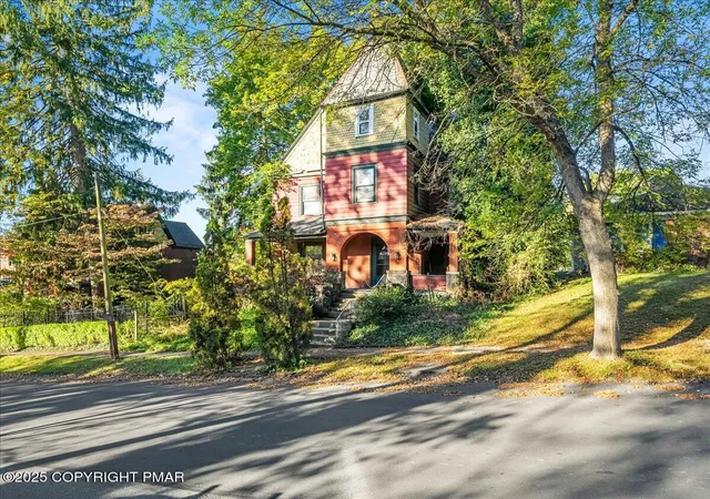 Photo 2 of Single family home for sale at 915 1st Ave, Williamsport, PA 17701 | MLS# PM-136540 | Listing updated on 2026-01-14