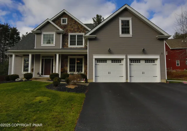 Homes for sale in Blakeslee, PA | 223 Canterbury Cir, Blakeslee, PA 18610 | MLS# PM-137368
